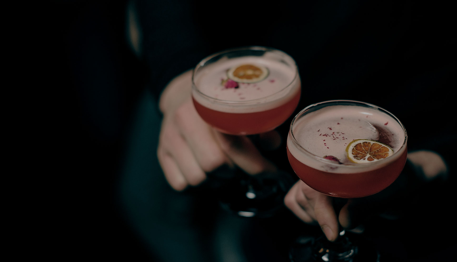 Drinks fra baren hos Café Tidslös